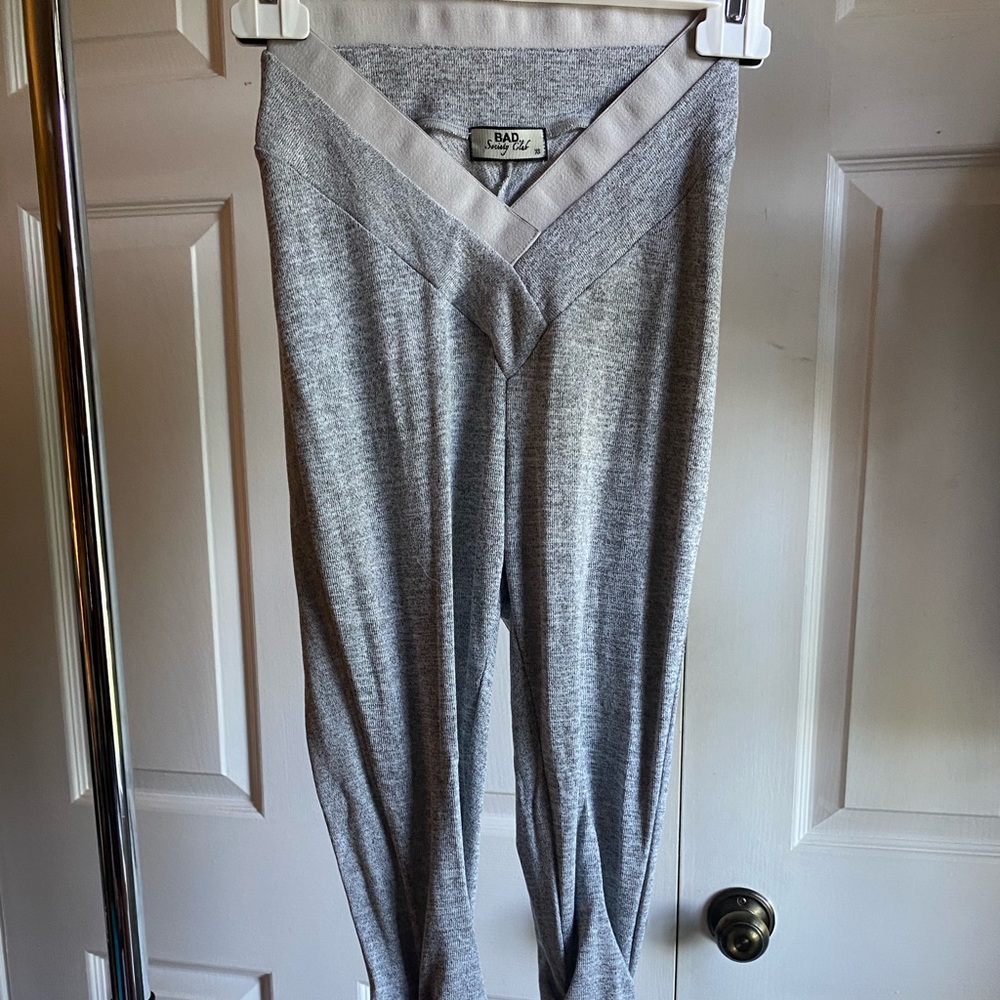 Bad Society Club Scrunch Bottom Leggings💫